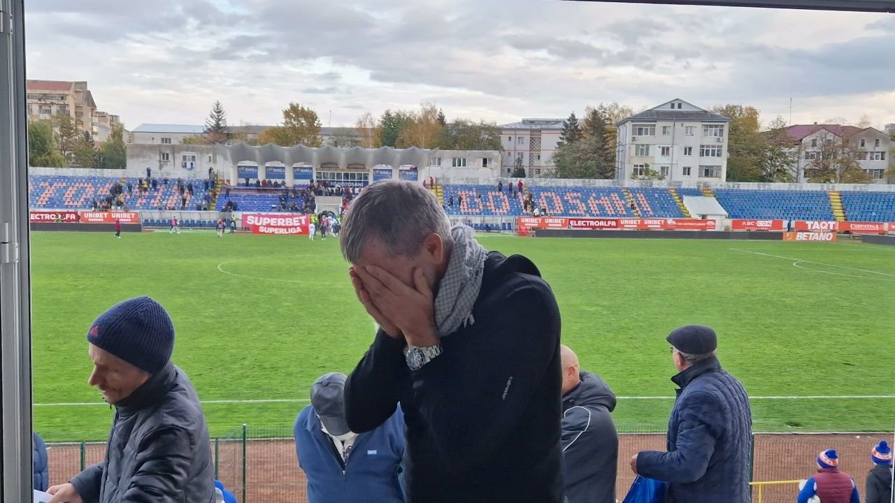 Fugea ca un pensionar! Fotbalistul taxat de Valeriu Iftime după &icirc;nfr&acirc;ngerea cu Hermannstadt